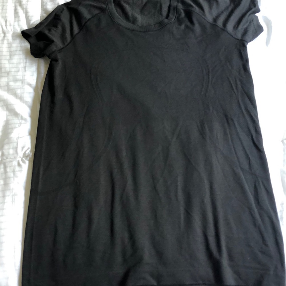 Lululemon Black dry fit t-shirt